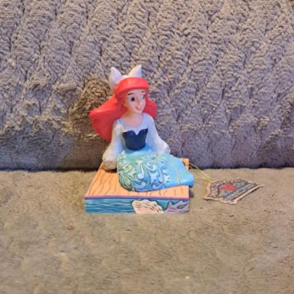NWT Enesco Disney Showcase Ariel Figurine BE BOLD